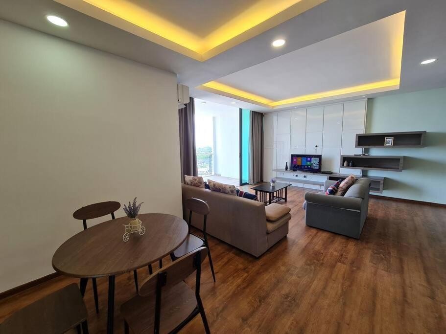 Ferienwohnung Lovely Vivamall City View With 2 Card Lv10 Kuching Exterior foto