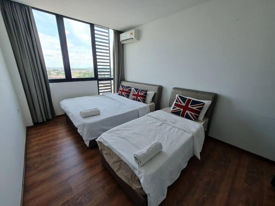 Ferienwohnung Lovely Vivamall City View With 2 Card Lv10 Kuching Exterior foto