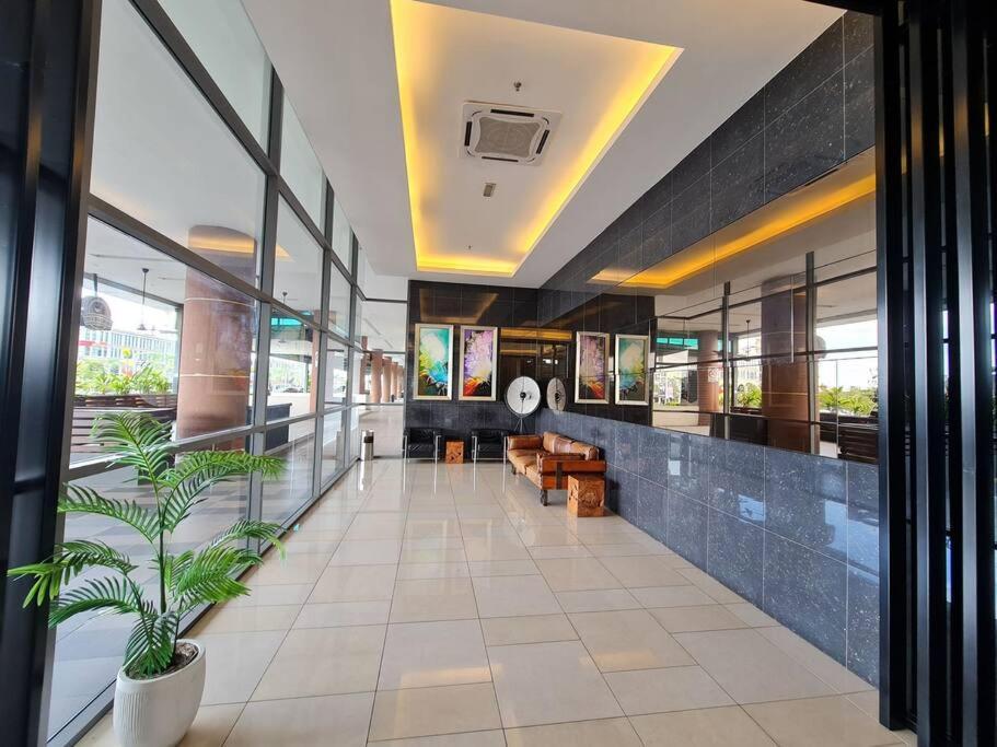 Ferienwohnung Lovely Vivamall City View With 2 Card Lv10 Kuching Exterior foto